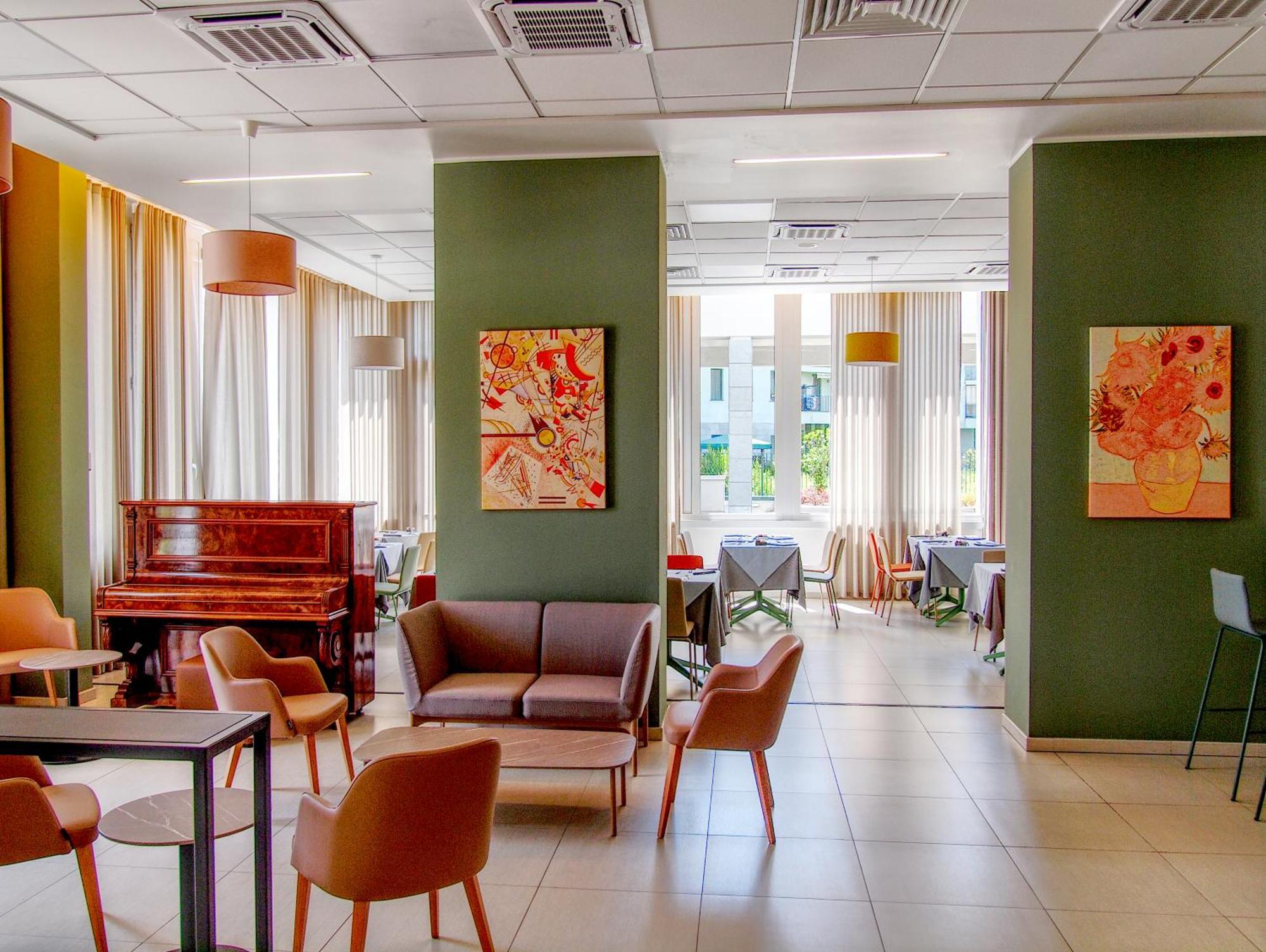 Tower Hotel Malpensa Busto Arsizio Esterno foto